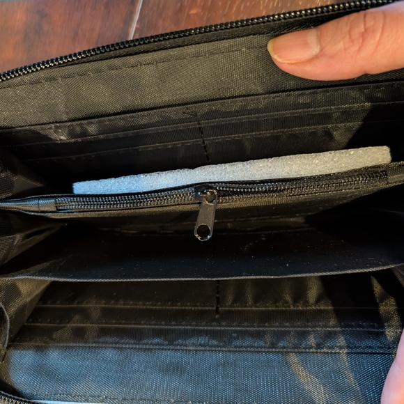 Hello Kitty Comic Print Wallet - Picture 3 of 3